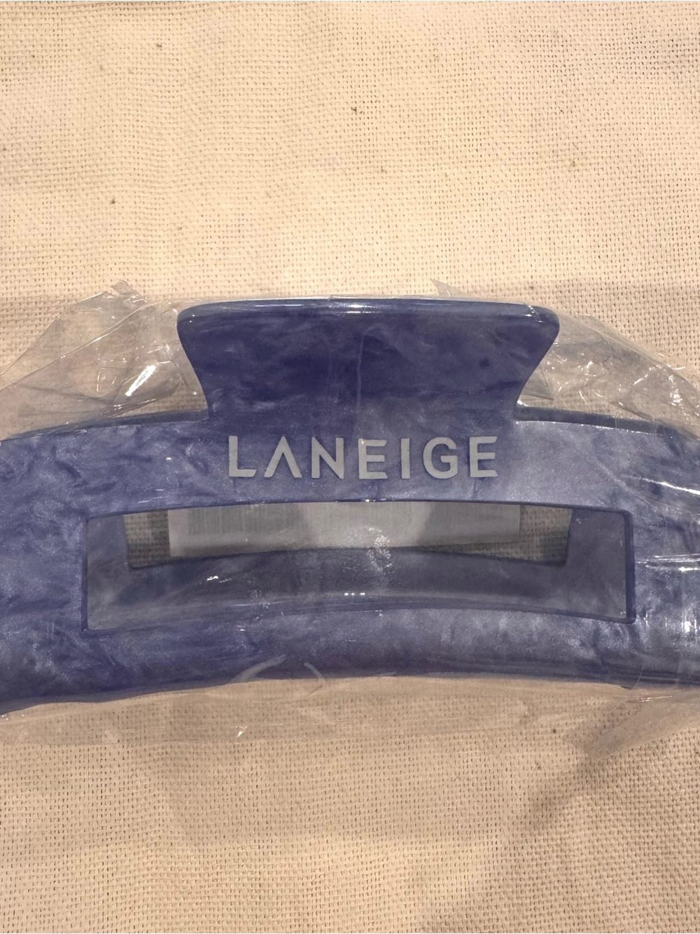 LANEIGE Marbled Navy Hair Jaw Clip